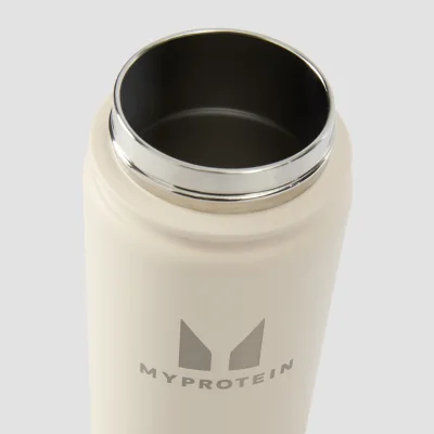 Myprotein рециклирана метална бутилка със сгъваема сламка 500ml – натурален крем Изображение 6